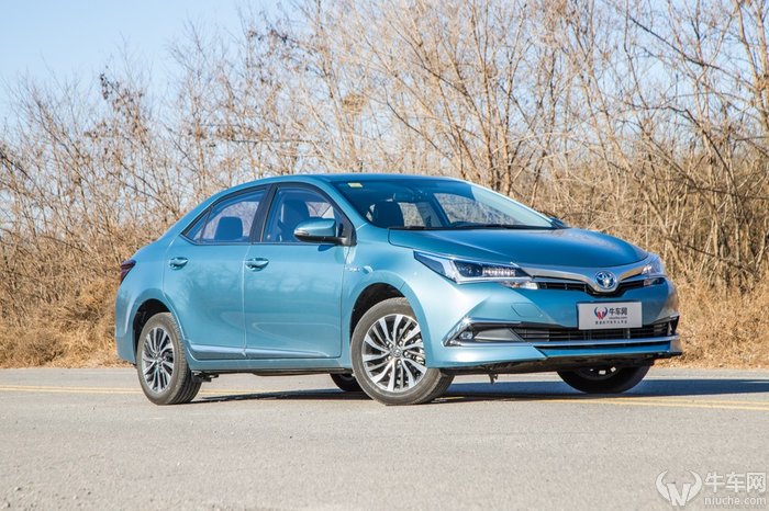 最新款卡罗拉双擎精英版试驾,卡罗拉双擎低速省油还是高速省油