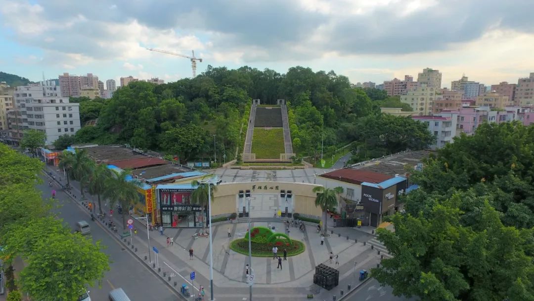 石岩离这里有多远,如今的石岩