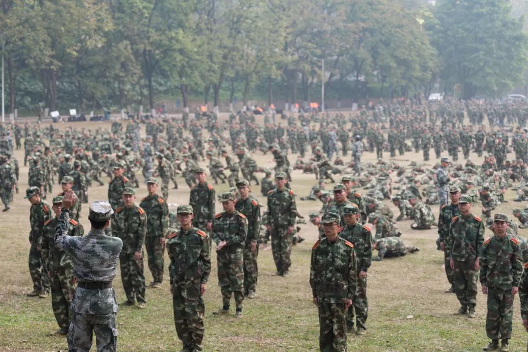 我们的军训时光英姿飒爽,我的军训生活的军训日记