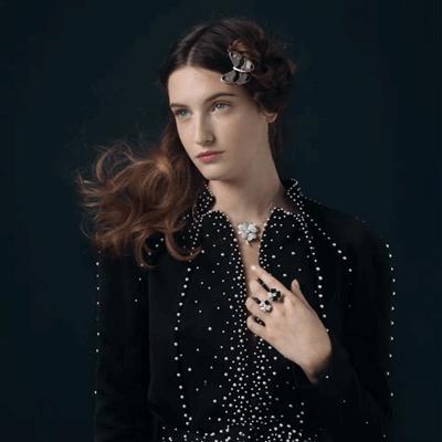 最好看的年会小黑裙,不管有没有年会都可穿的小黑裙