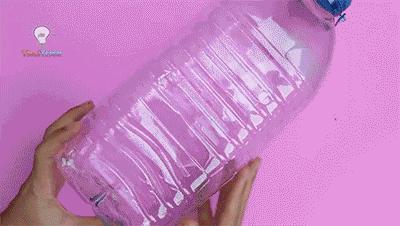 果汁玻璃瓶子收纳神器,大塑料瓶能做什么收纳器