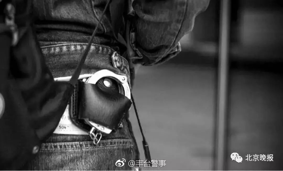 警方推出玫瑰金手铐,网红玫瑰金手铐