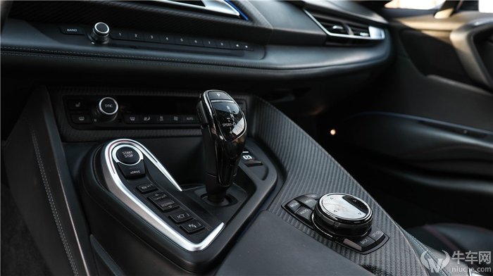 试驾宝马i8视频,宝马i8新款试驾