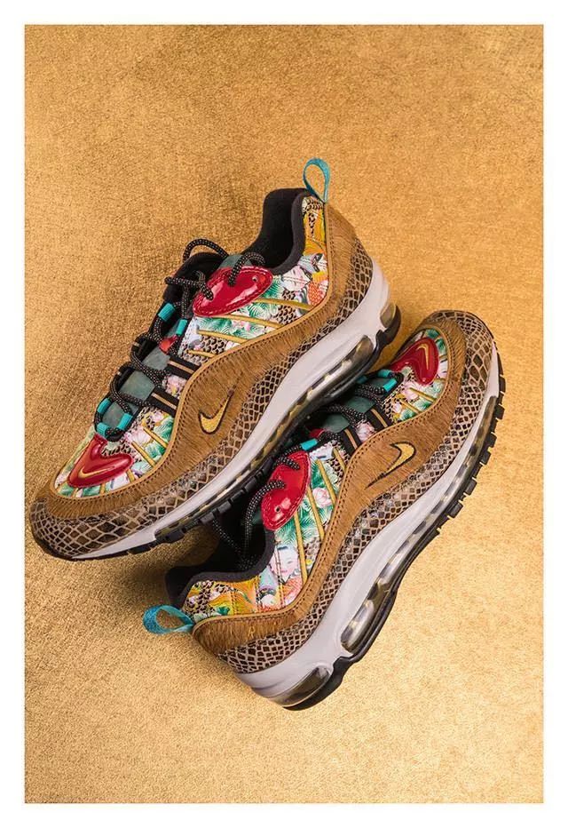 韦德之道7小猪佩奇上脚,匡威韦德球鞋1.5测评