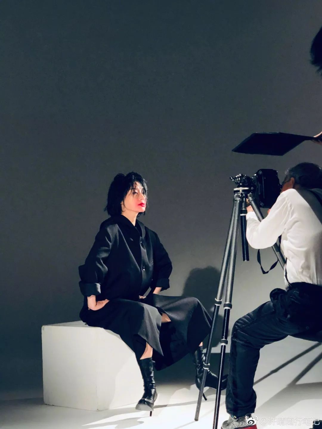 荒木经惟镜头里的许晴,许晴快50岁了日常生活照还这么美