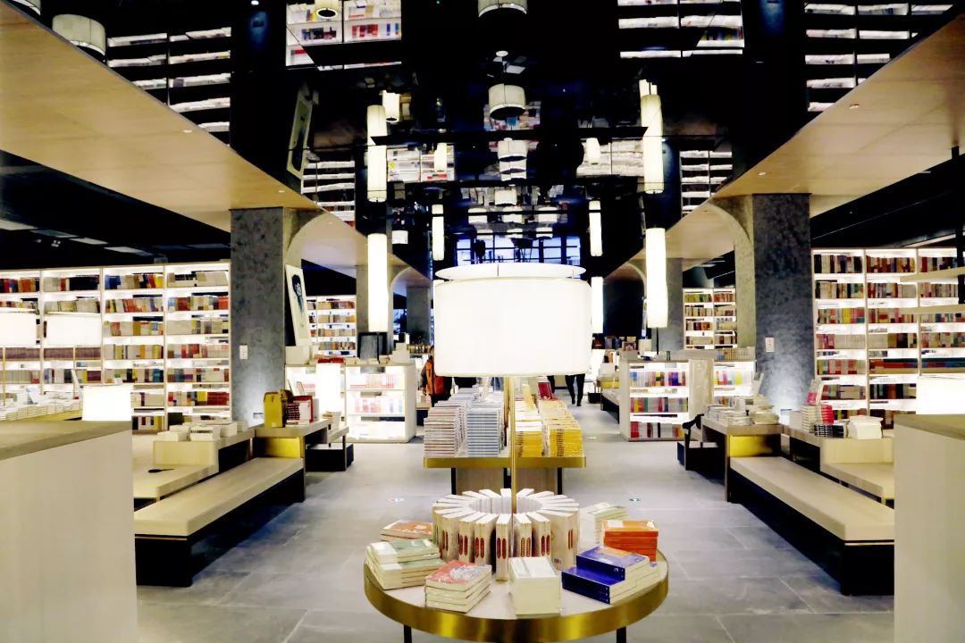 西安uplaza城开优享购物中心,西安中大国际购物中心有哪些品牌