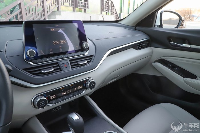 全新天籁2.0l悦享版试驾,全新天籁2.0l深度测评