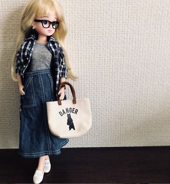 火爆ins的美妆娃娃穿搭日常，承认吧，你的衣服还没一个玩偶多！