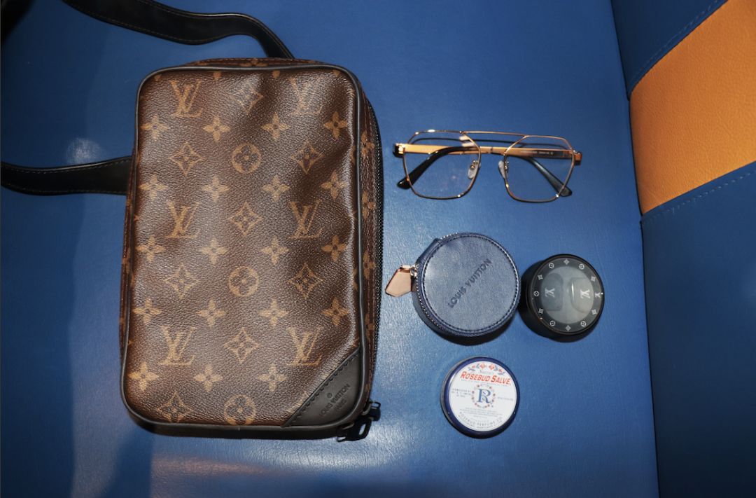 长大后才知道努力去拥有的不是奢侈，而是回避