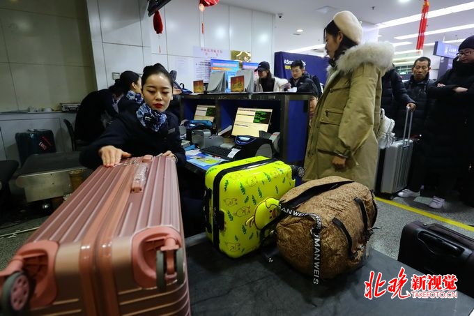 飞机的化妆品不能超过多少毫升,飞机化妆品托运多少毫升可以带