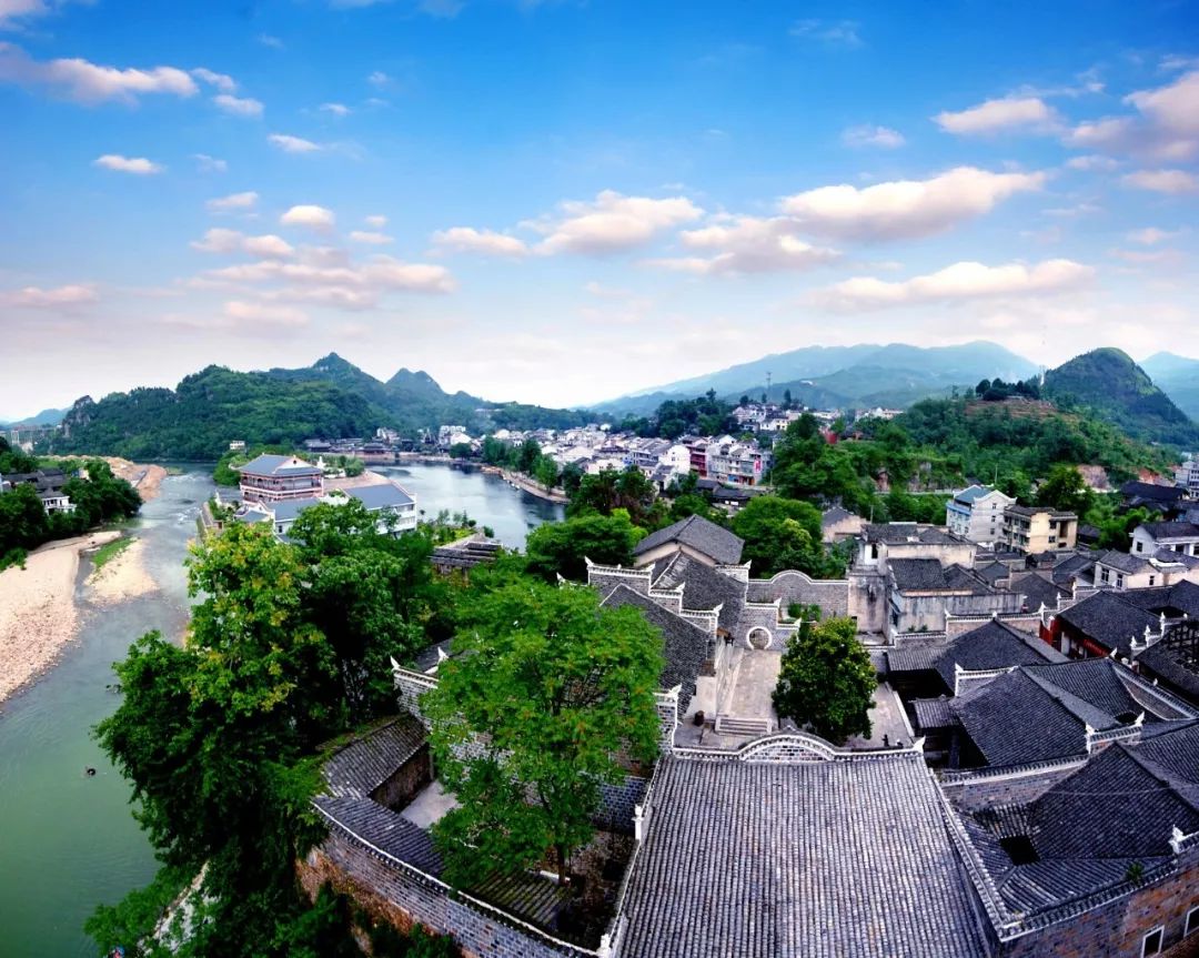 “村头”走向世界有多远？秀山296个电商网点让土货轻松变网货