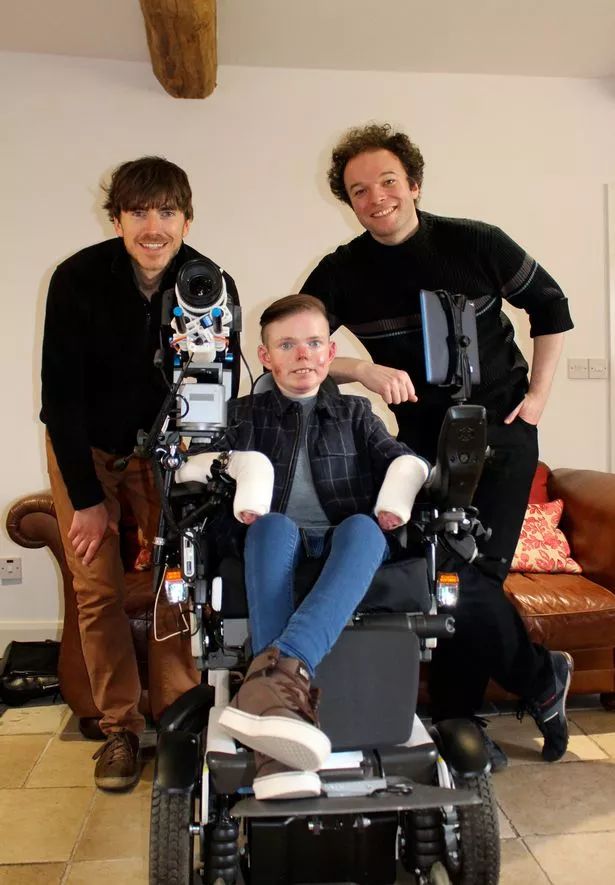 「意·关注」死去的儿子被人工智能“复活”!比起高兴,她更多的是害怕