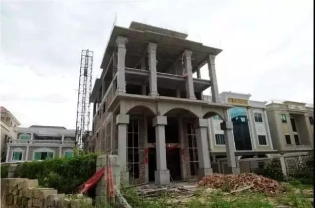 广东“*毒冰**教父”震撼内幕:4000警力*攻围**地下王国,全村1/3家庭制毒