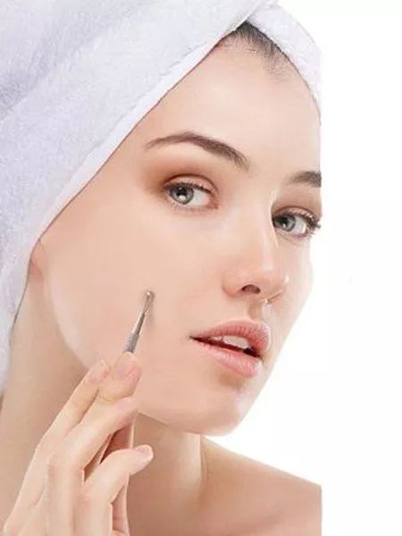 过年胡吃海喝长的痘,怎么急救?