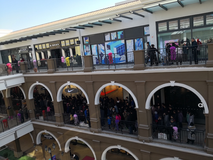 过年买衣服你们会在实体店买吗,过年买新衣