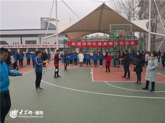 新春走基层情暖沁人心,新春走基层浓浓思乡情温暖回家路