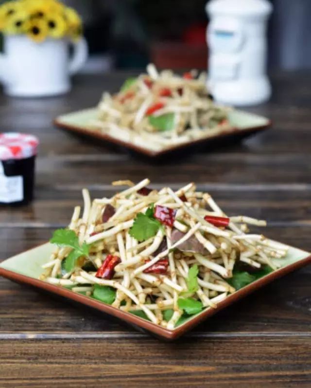 贵阳不光折耳根还有很多美食,贵阳美食里有特色米饭