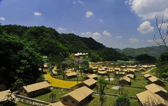 刷新你的世界观！国内最受欢迎的顶级野奢酒店，美到极点奢华到极致！享受质感生活，选这儿准没错！