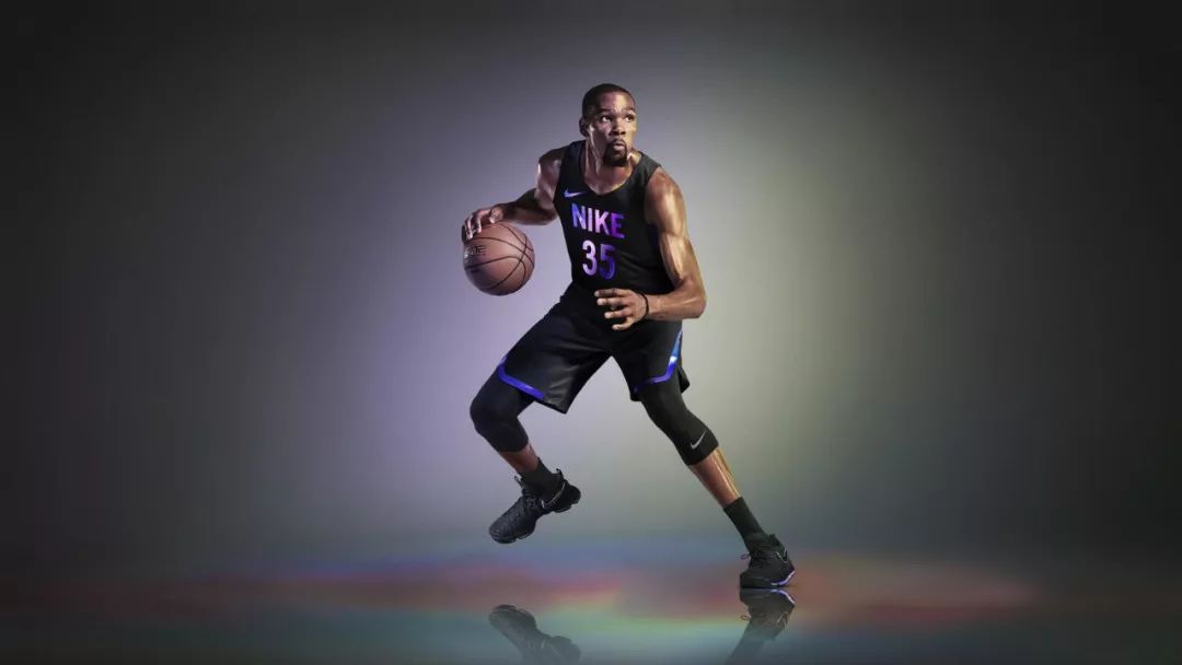 耐克阿迪达斯全球竞争,耐克和阿迪达斯的竞争策略