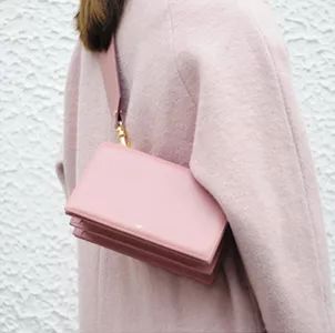 女人一般多少个包合适,女孩子需要几个包