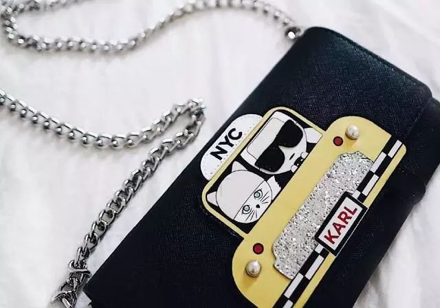 老佛爷的所有家产最后留给了猫 (老佛爷的猫死后谁来继承他的遗产)