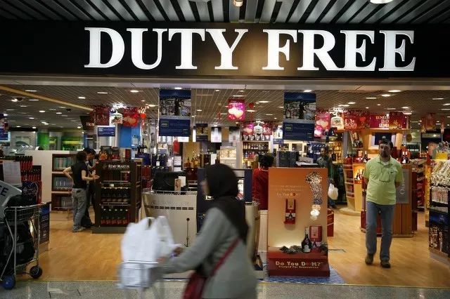 国内免税店购物必买,中国首家市内免税店在哪