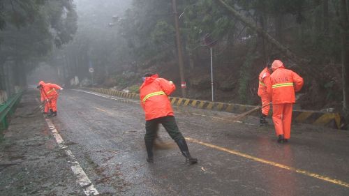高温迎峰度夏多措并举保供电,低温雨雪冰冻天气供水保障