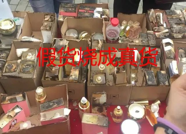 让明星惭愧的朋友圈代购：为了卖个假包，他们盖了一座影视城