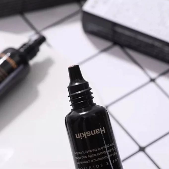 持久不暗沉粉底液测评平价不到100,带磨皮效果的粉底液测评