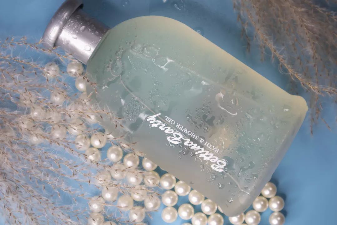 对不起,我没喷香水,那香味是我自带的