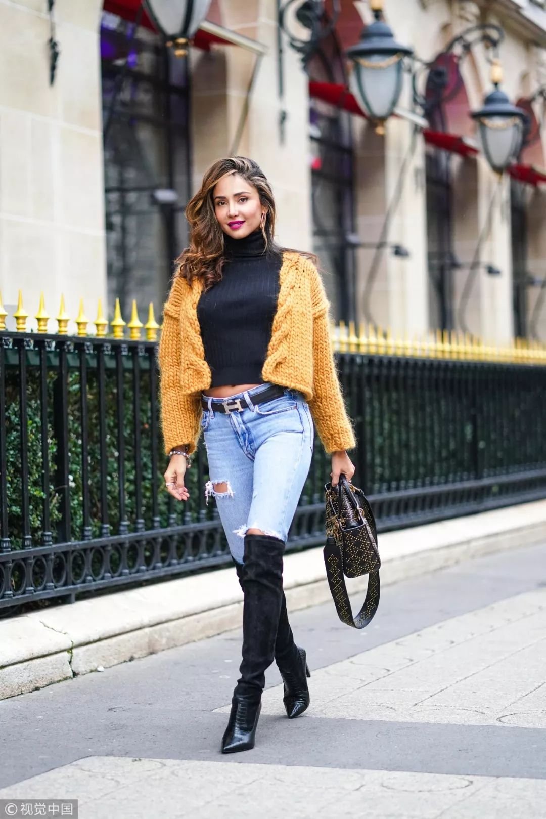 明星穿高级感针织开衫,明星同款街拍针织开衫