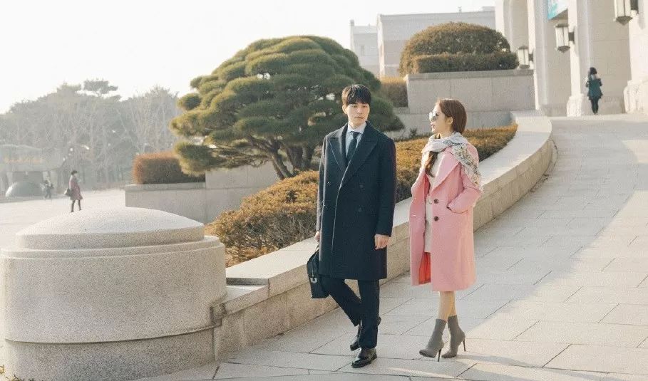 触及真心刘仁娜同款格子大衣,触及真心大衣