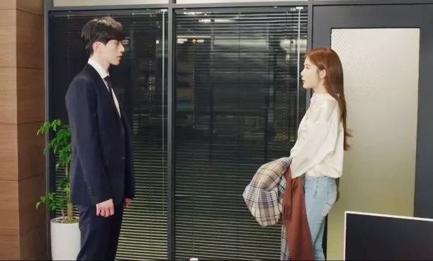 触及真心刘仁娜同款格子大衣,触及真心大衣