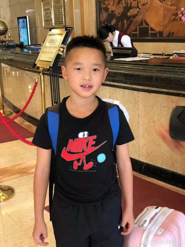 三月是你的节日朗读,三月是你的生日诗朗诵