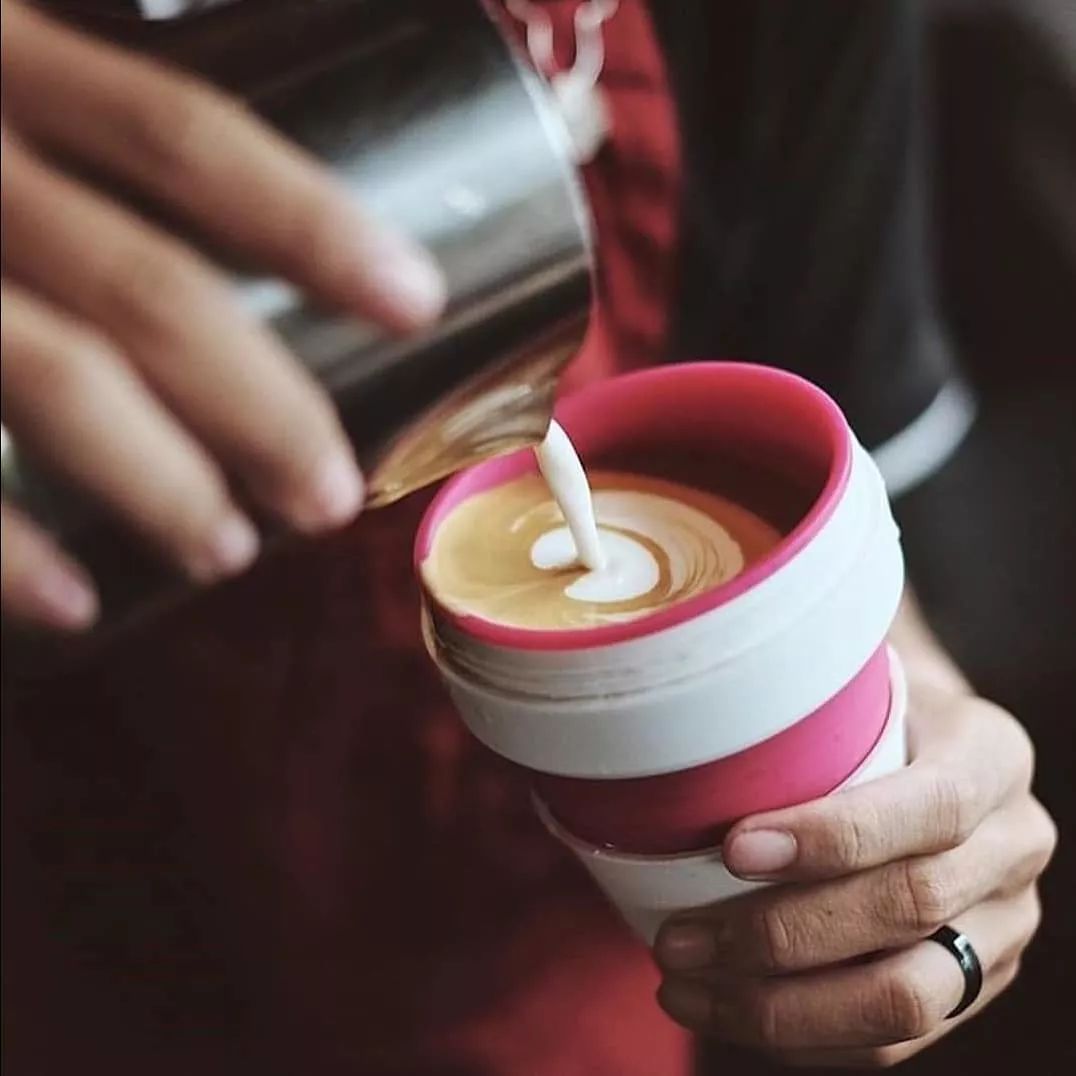 一秒折叠变身粉饼盒大小,火爆ins的随身杯,上哪都能喝干净水!