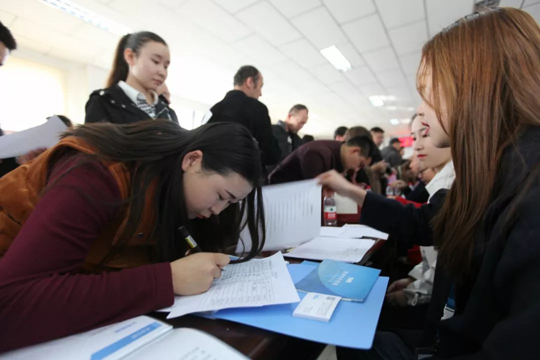 富裕县春风行动招聘会,博白春风行动现场招聘会