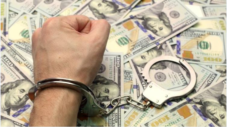 英国大量冻结中国留学生账户!疑似与洗钱、代购相关