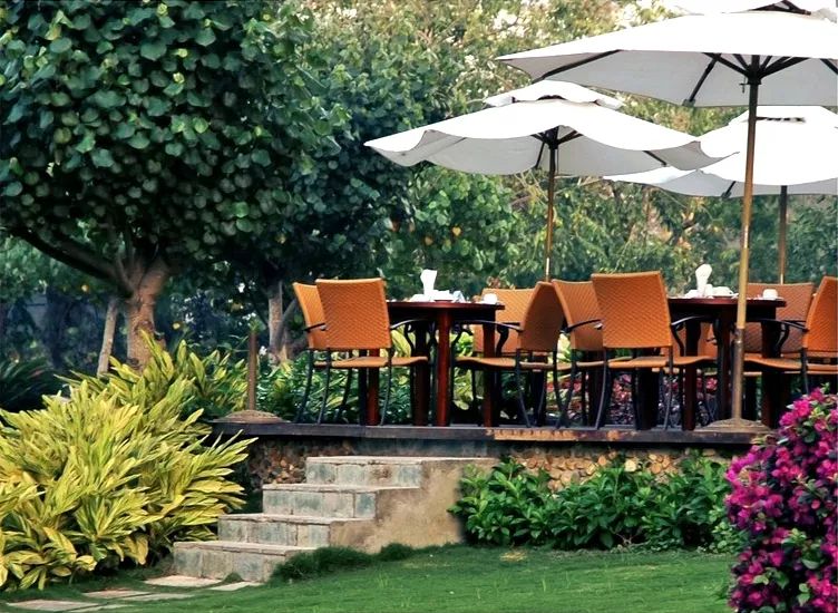 【资讯】银泰酒店喜获“建国70周年·70个品牌酒店金手指奖”