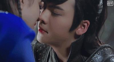 赵丽颖对霍建华是什么感觉,赵丽颖看霍建华的眼神