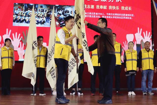 平凡中的不平凡有幸做一名志愿者,我是一名平凡的志愿者