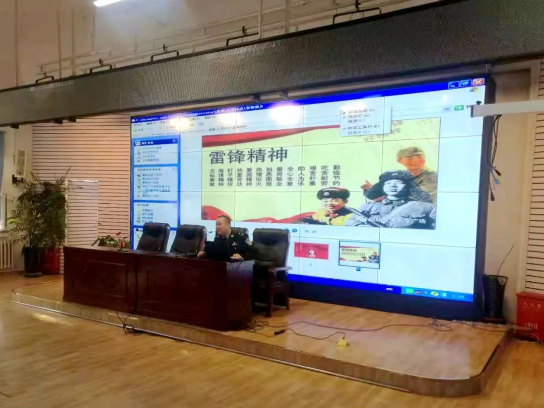 弘扬雷锋精神争做少年雷锋,传承雷锋精神争做文明好学生