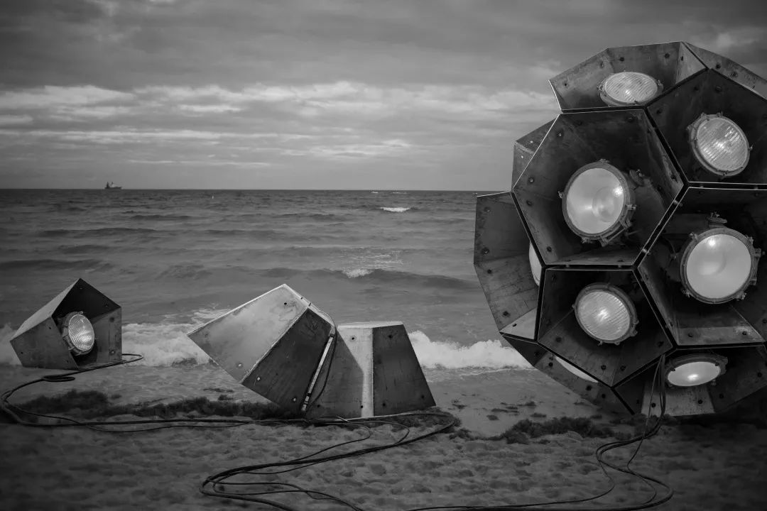 诺亚方舟开进了方所书店，快上船！