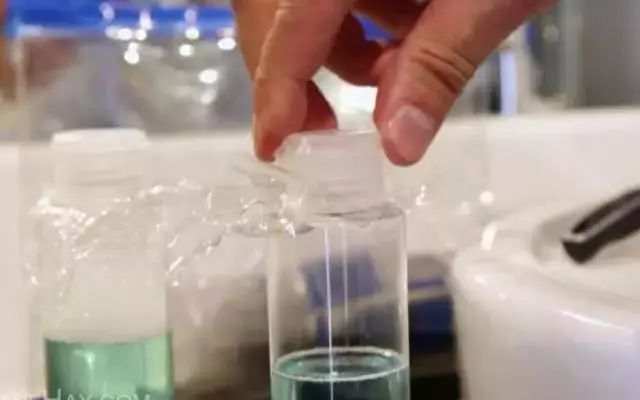 精致女孩出门旅行收纳行李箱,行李箱收纳技巧夏天旅游