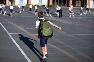 失信人会不会影响孩子上学,失信人会影响孩子被学校录取吗