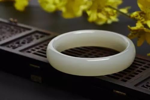 阿迪耐克限量款预定,金都购物广场耐克店