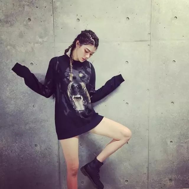 秋冬流行卫衣这么穿超时髦,这些卫衣穿搭好看显瘦更时髦