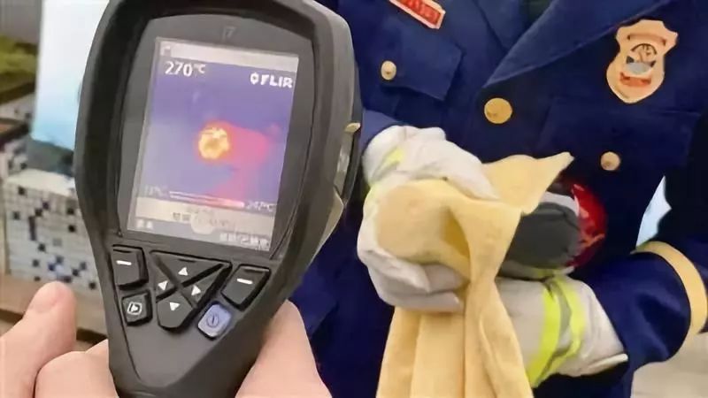 吹风机引发的火灾时间有多快,电吹风引发火灾试验