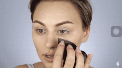 底妆斑驳用什么粉底液,为什么粉底上完脸上还是脏脏的