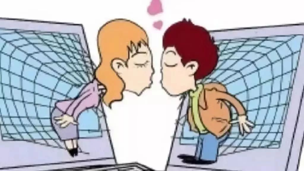 武汉小伙为网恋“女友”一晚上充8千多话费，结果对方是三个抠脚大汉…