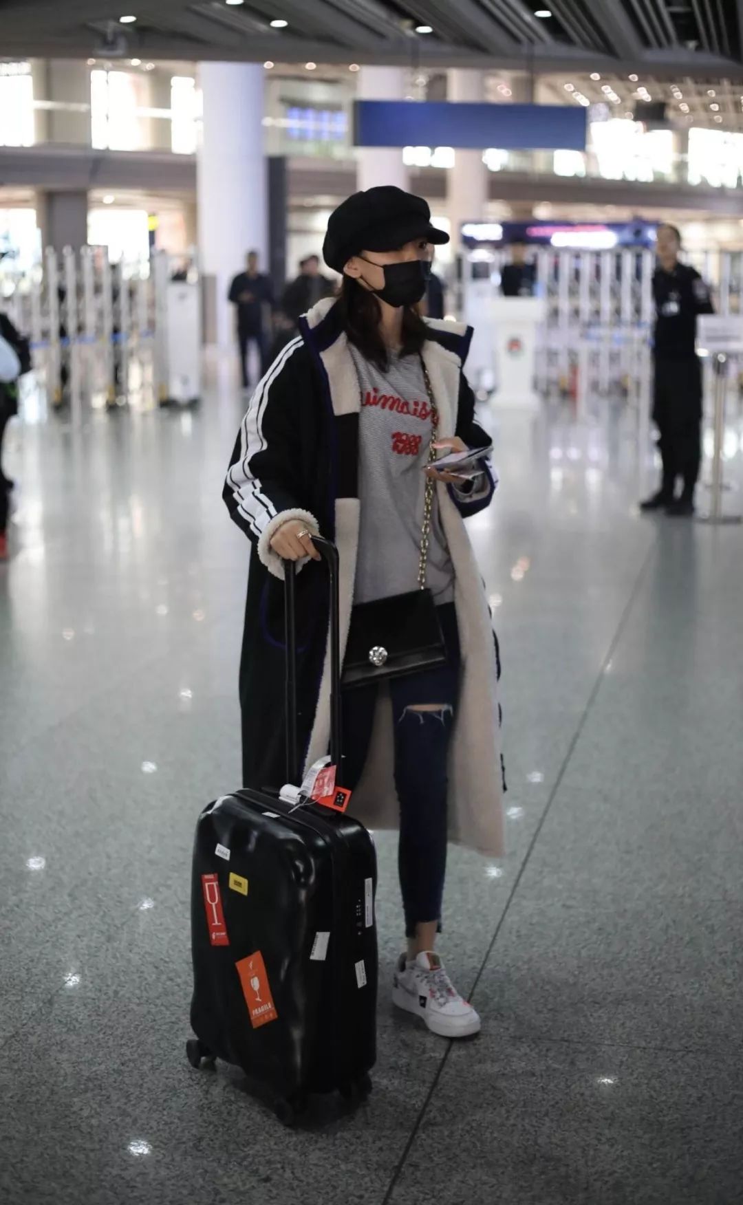 花钱减压|小锦鲤,穿花衣,年年春天来这里~就要超越小燕子了!